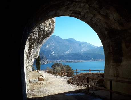 Lavori di sistemazione del sentiero del Ponale